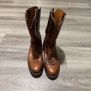Lucchese Brown Leather Western Boots with Classic Stitching